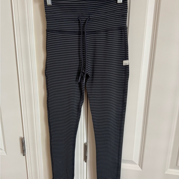 Vuori Daily Legging Ink Stripe Sz Small NWT - Picture 1 of 4